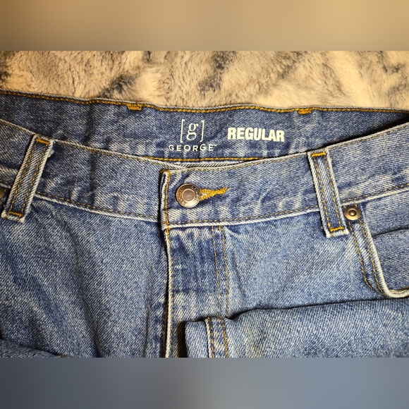 George Jeans - Picture 2 of 4